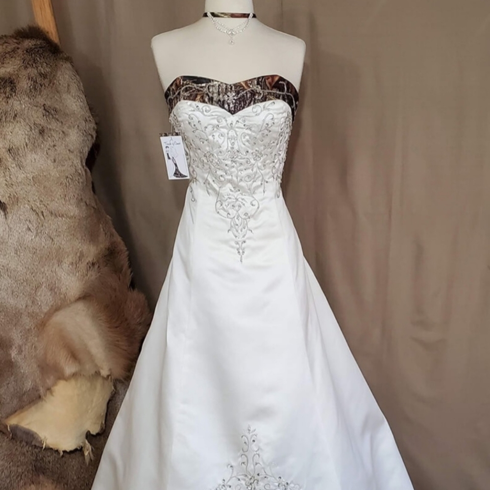 Mossy Oak Camo White Strapless Wedding Dress Size 14 NEW